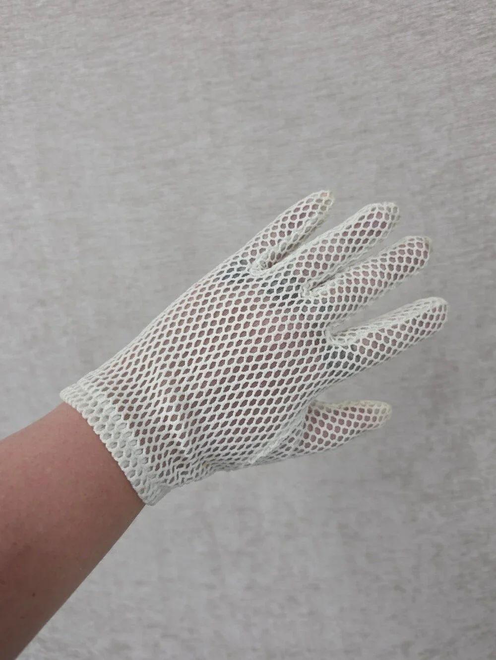 Vintage Japan Off White Mesh Fishnet Gloves